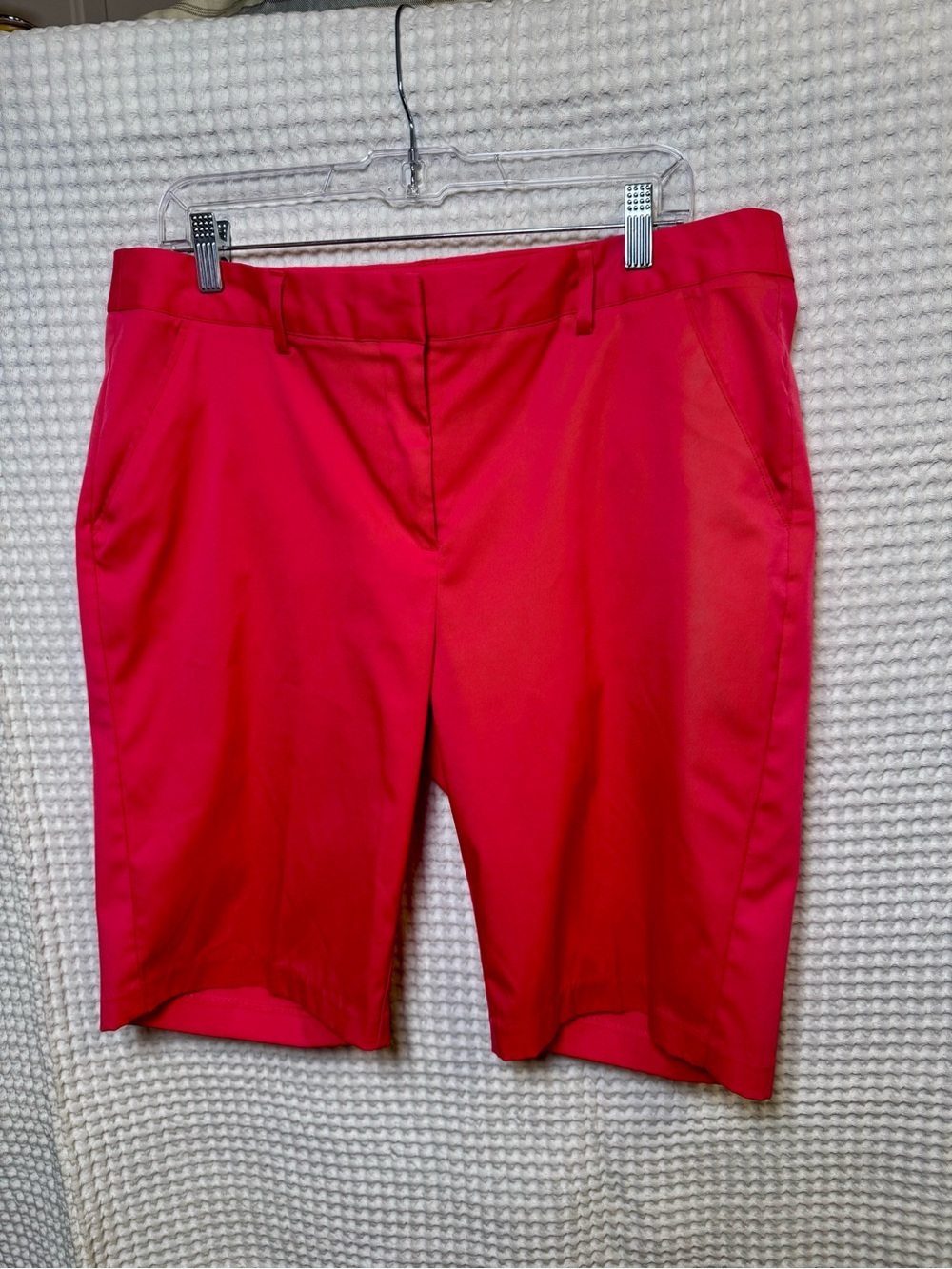 Greg Norman Collection Women’s Hot Pink Bermuda Golf Shorts